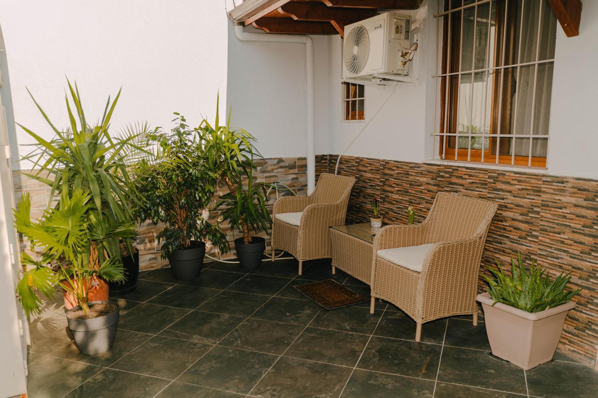 Peaceful Villa In New Bazaar Tirana Exterior photo
