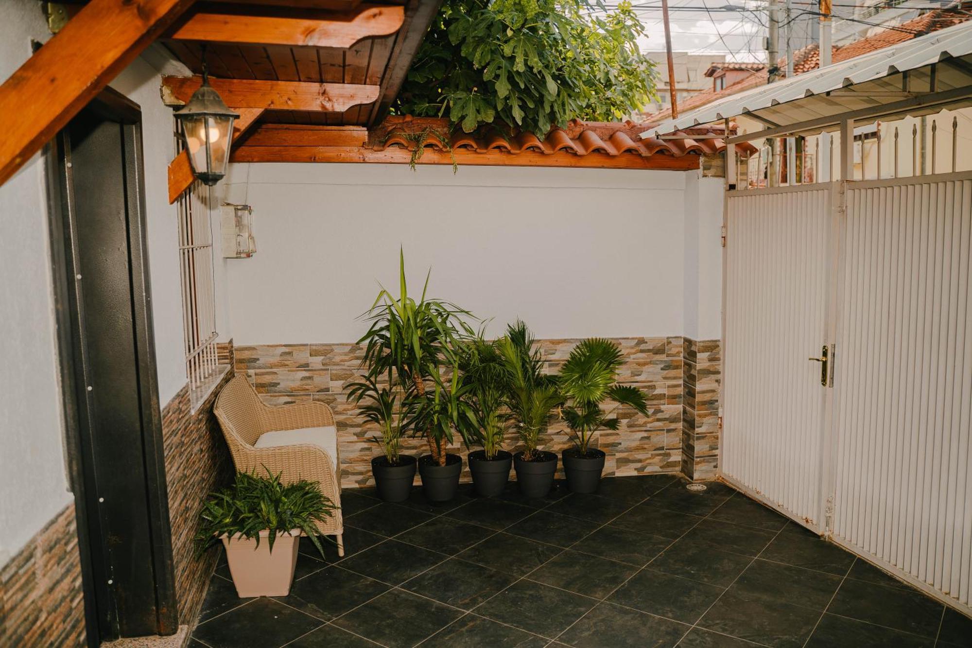 Peaceful Villa In New Bazaar Tirana Exterior photo