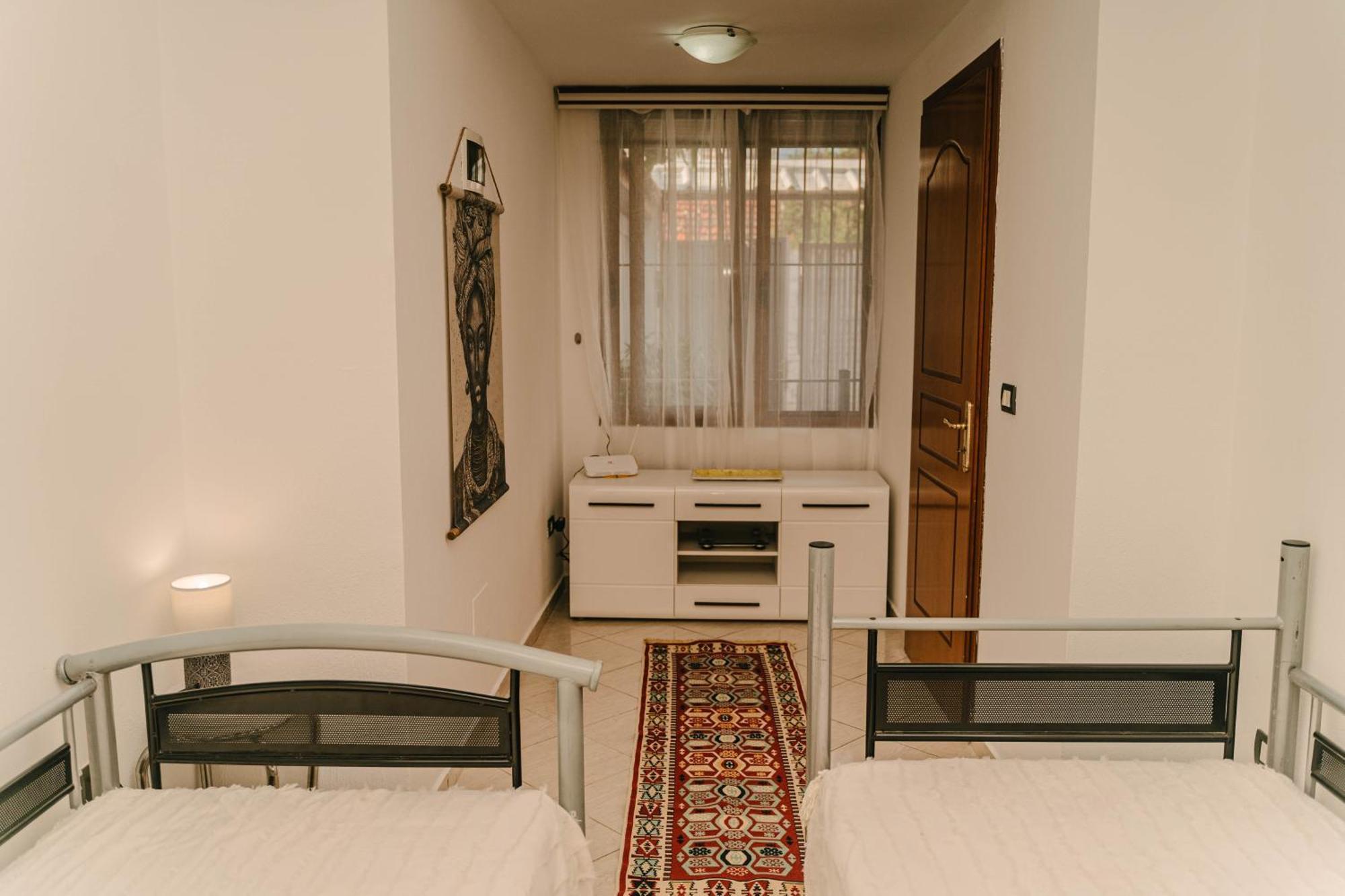 Peaceful Villa In New Bazaar Tirana Exterior photo