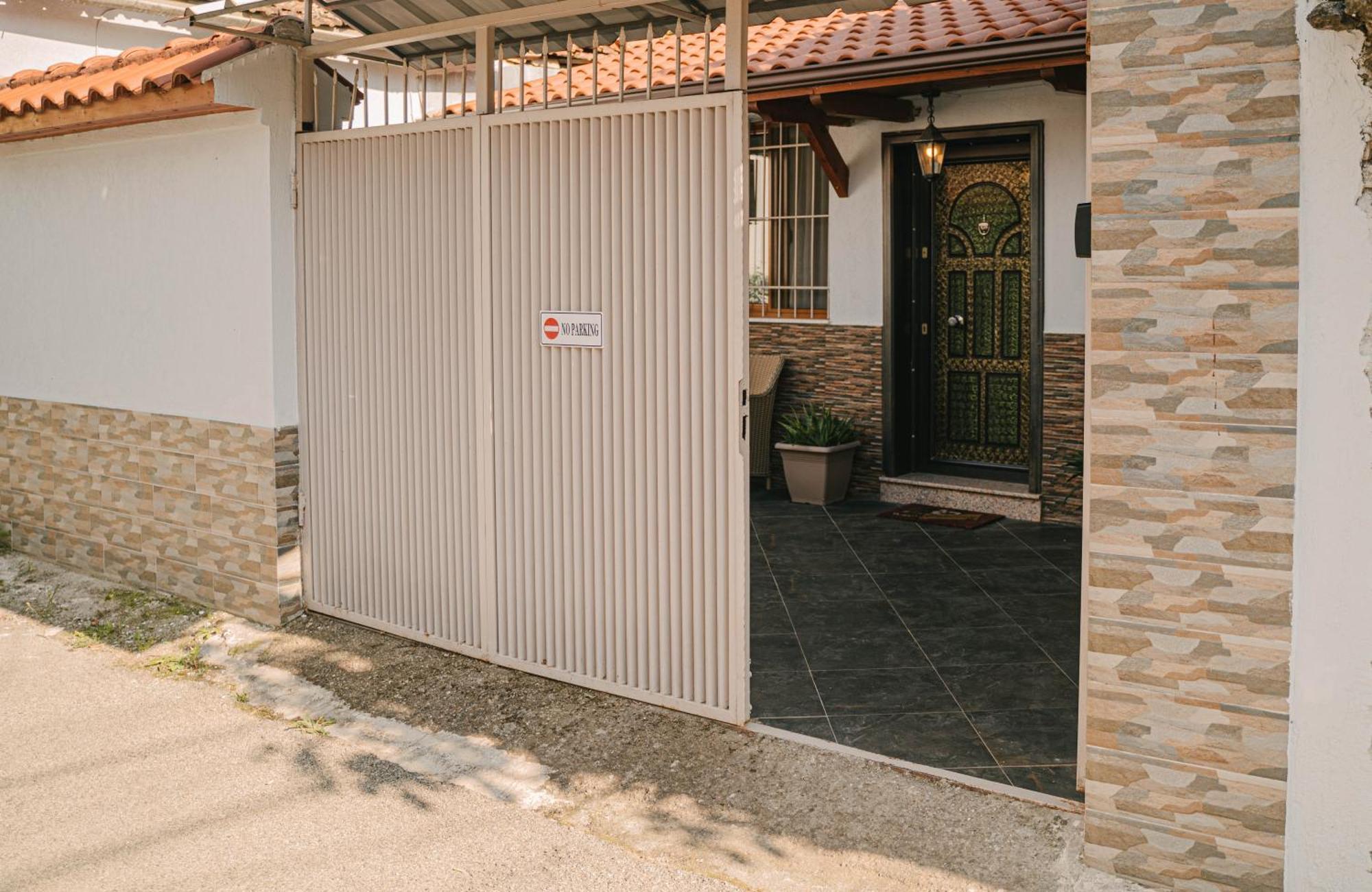 Peaceful Villa In New Bazaar Tirana Exterior photo