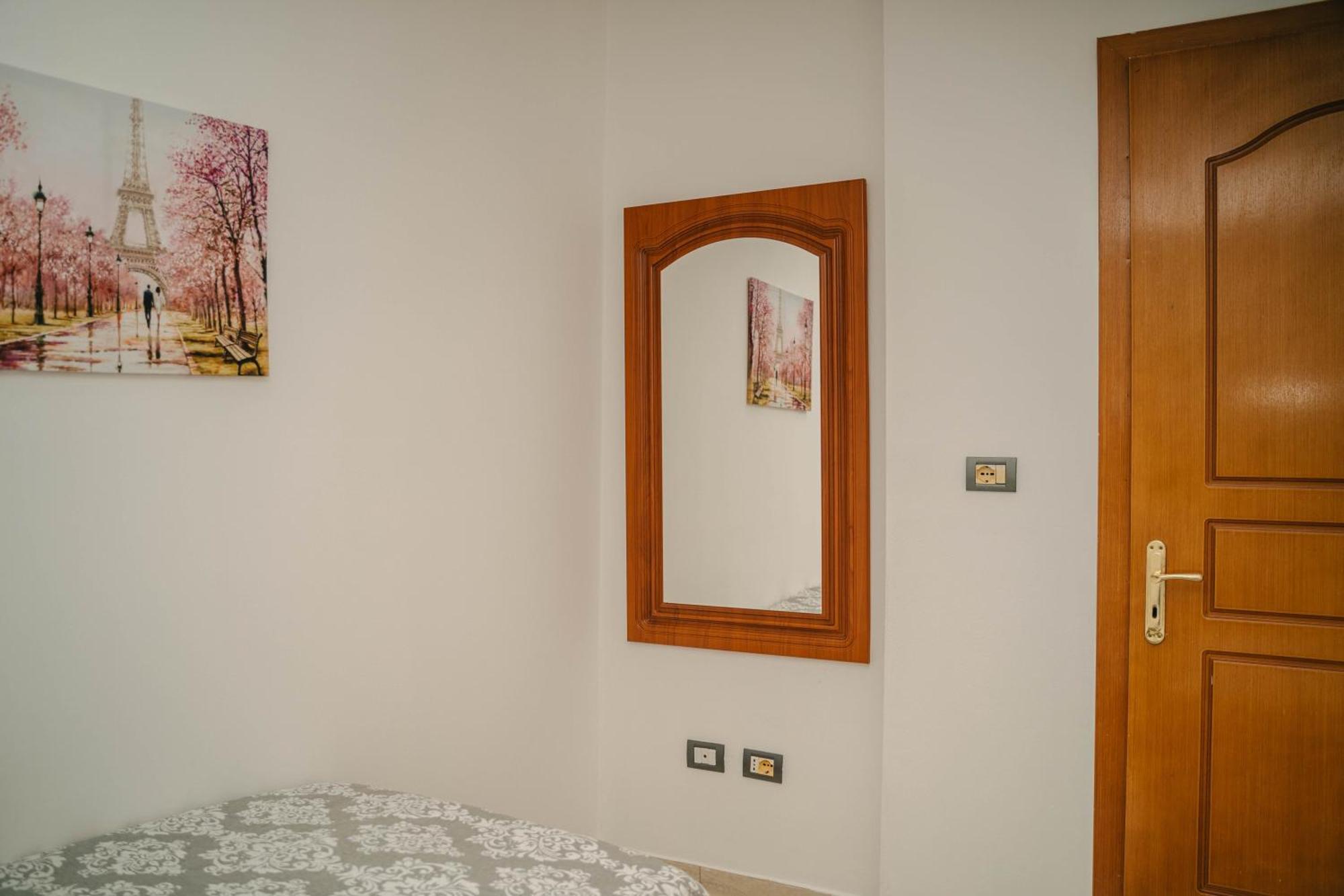 Peaceful Villa In New Bazaar Tirana Exterior photo